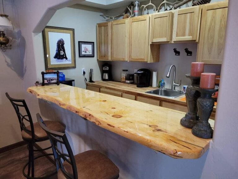 slab countertop knotty pine milling 768x576